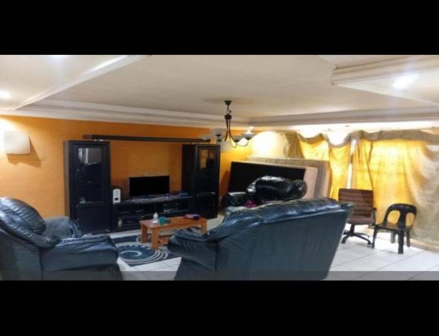 3 BEDROOM HOUSE FOR SALE IN RONDEBULT